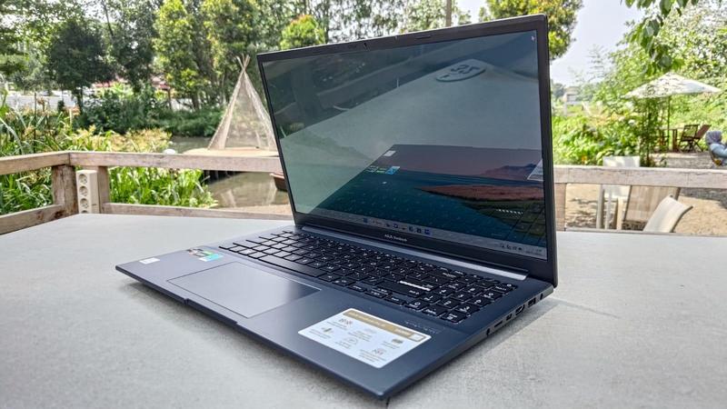 Vivobook Pro 15 OLED (M6500), Laptop dengan OLED 15 Inci 120Hz