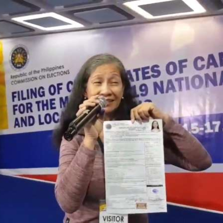 Calon Senator Filipina Ini Sesumbar Blokir DOTA 2 dan CoC