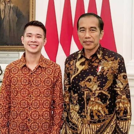 Terinspirasi 'Jess No Limit', Jokowi Belajar Main Mobile Legends