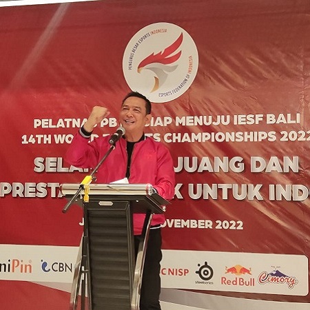 Ketua Harian PBESI Lepas Atlet IESF, Indonesia Target Juara Umum